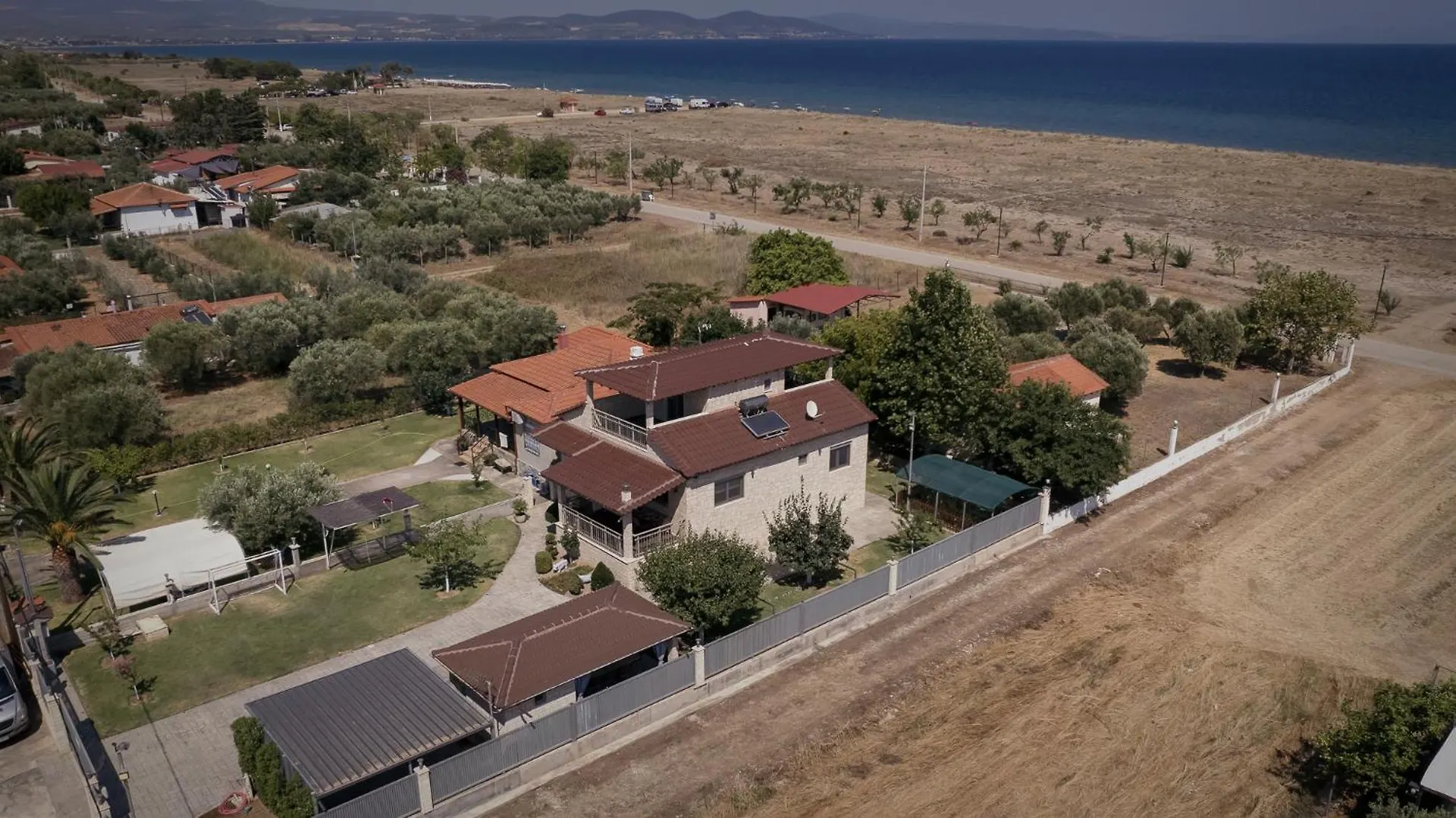 Ninemia Sea Side Villa Agios Mamas Vakantiehuis